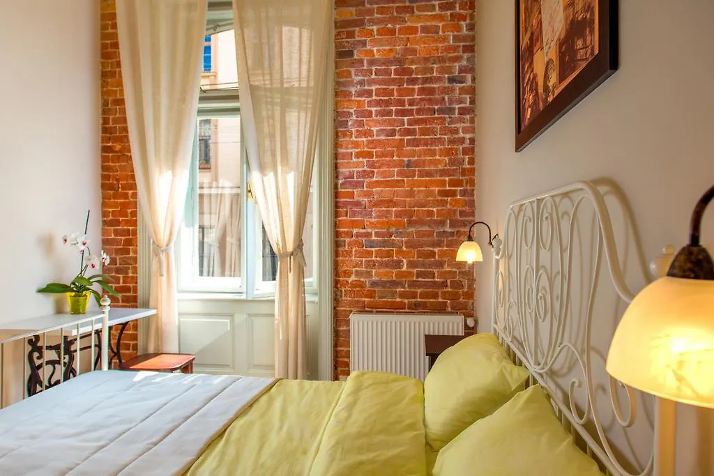Post House Rooms Lviv 3*,
